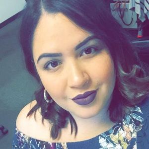 Meet your Posher, Courtney